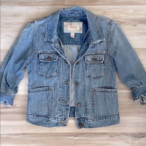 ❤️ Abercrombie & Fitch Vintage Distressed Denim Jacket